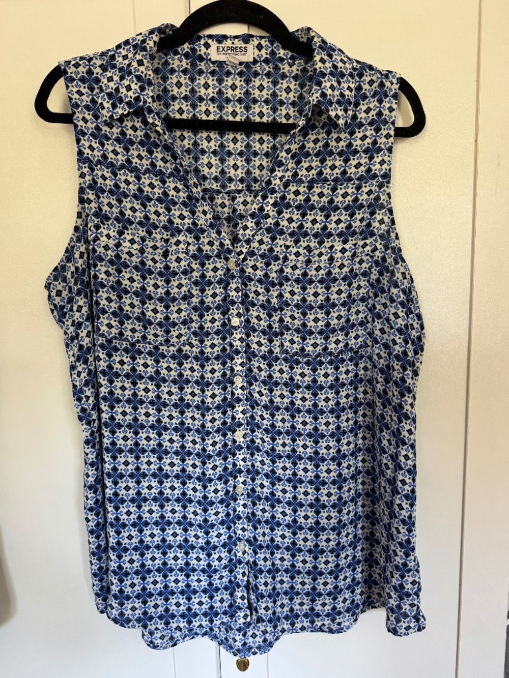Express Portofino Shirt XL Blue White Print Sleeveless Button Down Blouse